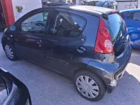 Usata Peugeot 107 68 CV (50 kW) 2008 Grigio Utilitaria