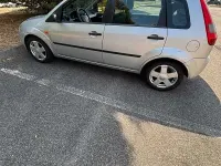 Usata Ford Fiesta 80 CV (58 kW) 2004 Grigio Utilitaria