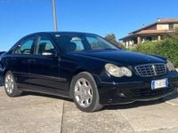 Usata Mercedes C220 Elegance 150 CV (110 kW) 2005 Nero Berlina