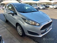 Usata Ford Fiesta 95 CV (69 kW) 2016 Grigio Utilitaria