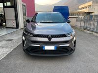 Usata Renault Captur Techno 158 CV (116 kW) 2024 Grigio SUV