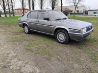 Usata Alfa Romeo 90 120 CV (88 kW) 1986 Grigio Berlina