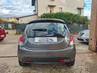 Usata Lancia Ypsilon Gold 69 CV (50 kW) 2023 Grigio Utilitaria