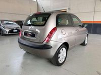 Usata Lancia Ypsilon 70 CV (51 kW) 2005 Grigio Utilitaria
