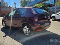 Usata Fiat Grande Punto 77 CV (56 kW) 2012 Lilla Utilitaria