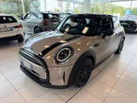 Begagnad Mini Cooper Classic 136 HK (100 kW) 2022 Grå Halvkombi