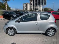 Usata Toyota Aygo 68 CV (50 kW) 2007 Grigio Utilitaria