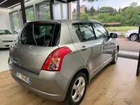 Usata Suzuki Swift GLX 92 CV (67 kW) 2005 Grigio Utilitaria