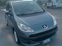 Usata Peugeot 1007 73 CV (53 kW) 2007 Grigio Monovolume