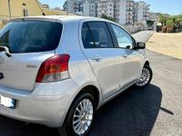 Usata Toyota Yaris 87 CV (63 kW) 2010 Grigio Utilitaria