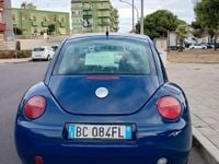 Usata VW New Beetle 90 CV (66 kW) 1999 Blu Utilitaria