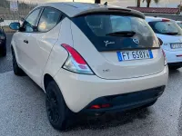 Usata Lancia Ypsilon 84 CV (61 kW) 2019 Beige Utilitaria