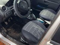 Usata Ford Fiesta Ambiente 75 CV (55 kW) 2005 Argento Utilitaria