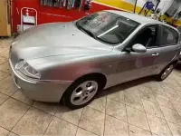 Begagnad Alfa Romeo 147 2005 Grå Halvkombi