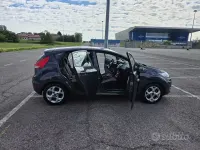 Usata Ford Fiesta 60 CV (44 kW) 2011 Blu Berlina