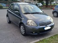 Usata Toyota Yaris 68 CV (50 kW) 2004 Grigio Utilitaria