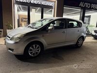 Usata Toyota Corolla Verso 115 CV (84 kW) 2005 Grigio Monovolume