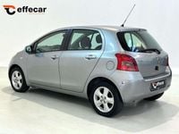Usata Toyota Yaris Sol 69 CV (50 kW) 2006 Argento Berlina