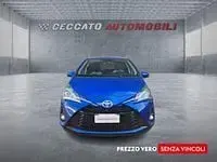 Usata Toyota Yaris Active 101 CV (74 kW) 2020 Blu Utilitaria