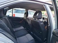 Usado VW Bora 130 CV (95 kW) 2003 Plateado Berlina