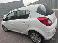 Usata Opel Corsa 58 CV (42 kW) 2013 Bianco Utilitaria