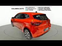Usata Renault Clio Equilibre 100 CV (73 kW) 2023 Arancione Utilitaria