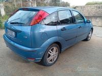 Usata Ford Focus 100 CV (73 kW) 2004 Blu Utilitaria