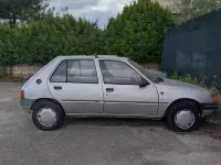 Usata Peugeot 205 49 CV (36 kW) 1984 Utilitaria