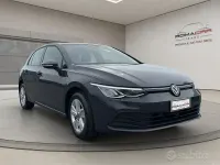 Usata VW Golf VIII Life 110 CV (80 kW) 2023 Grigio Berlina