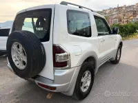 Usata Mitsubishi Pajero 165 CV (121 kW) 2000 Grigio SUV