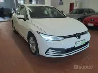 Begagnad VW Golf VII Style 150 HK (110 kW) 2020 Vit Sedan