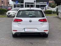 Begagnad VW Golf VIII Business 131 HK (96 kW) 2020 Vit Sedan