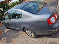 Usata VW Passat Comfortline 105 CV (77 kW) 2005 Grigio Berlina
