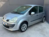 Usata Renault Modus 75 CV (55 kW) 2008 Argento Monovolume