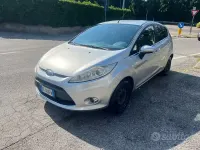 Usata Ford Fiesta Titanium 90 CV (66 kW) 2008 Grigio Utilitaria