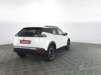 Usata Peugeot 2008 Allure 101 CV (74 kW) 2023 Bianco SUV