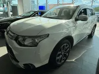 Usata Mitsubishi Outlander Instyle 150 CV (110 kW) 2015 Bianco SUV