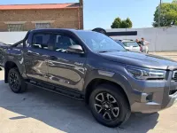 Usata Toyota HiLux 204 CV (150 kW) 2023 Grigio Pick-up