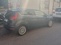 Usata Ford Fiesta Titanium 68 CV (50 kW) 2010 Grigio Utilitaria