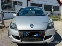 Usata Renault Scénic III 106 CV (77 kW) 2011 Grigio Monovolume