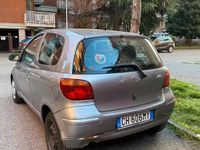 Usata Toyota Yaris 2003 Grigio Berlina