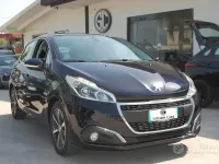 Usata Peugeot 208 Allure 82 CV (60 kW) 2017 Bluazzurro Utilitaria