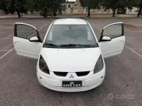 Usata Mitsubishi Colt 95 CV (69 kW) 2009 Bianco Utilitaria