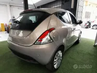 Usata Lancia Ypsilon Silver 69 CV (50 kW) 2012 Grigio Utilitaria