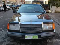 Usata Mercedes E300 220 CV (161 kW) 1992 Grigio Utilitaria