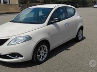 Usata Lancia Ypsilon 95 CV (69 kW) 2015 Bianco Utilitaria