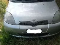 Usata Toyota Yaris Sol 68 CV (50 kW) 2002 Grigio Utilitaria