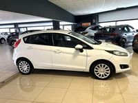 Usata Ford Fiesta 75 CV (55 kW) 2012 Bianco Berlina