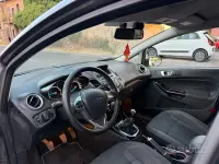 Usata Ford Fiesta 75 CV (55 kW) 2016 Grigio Utilitaria