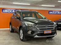 Usata Ford Kuga Titanium 120 CV (88 kW) 2017 Grigio SUV